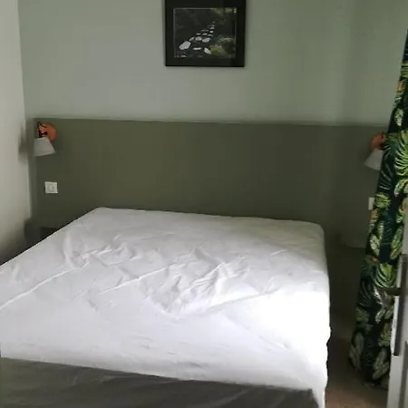 Le 210 Au Sarciron Dore * 르몽도레